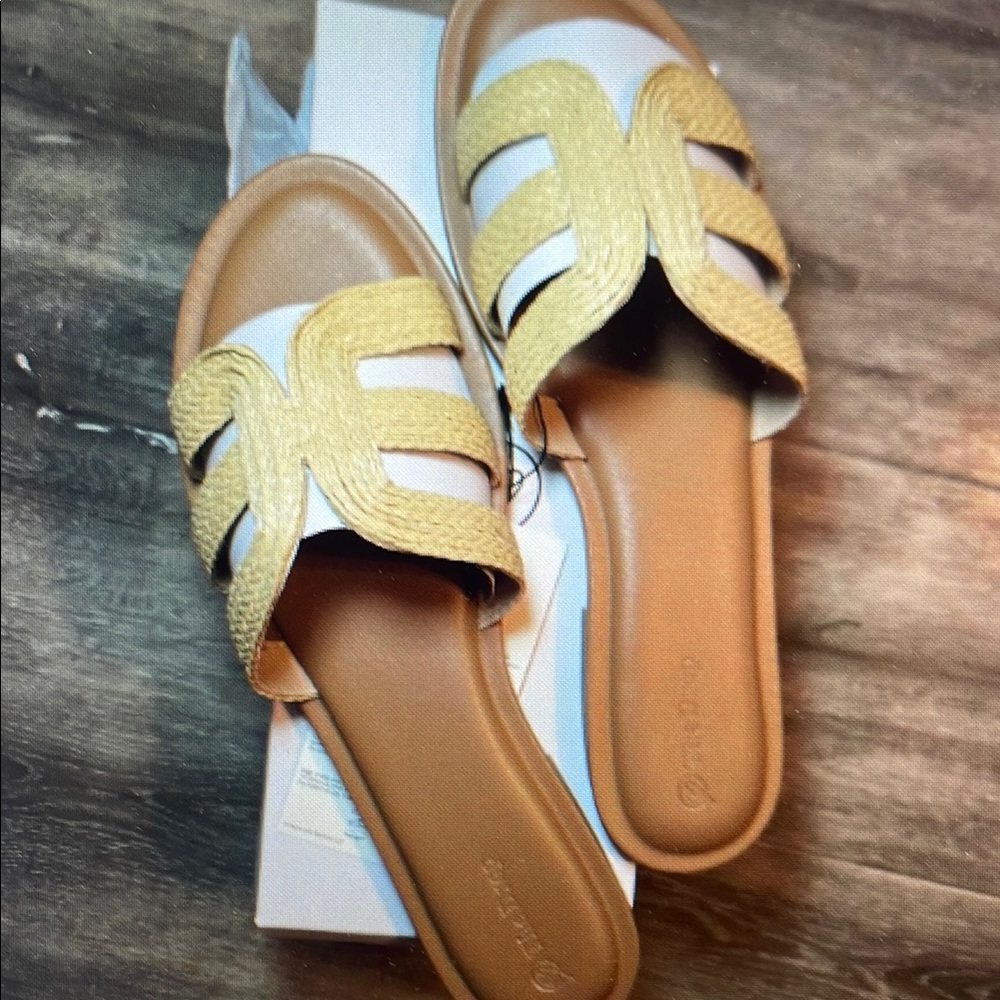 Stylish Women's Sandals in Gold and White